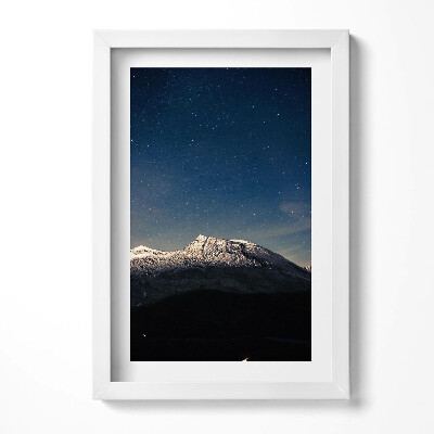 Keretezett kép Hegyek csillagfényes éjszakában