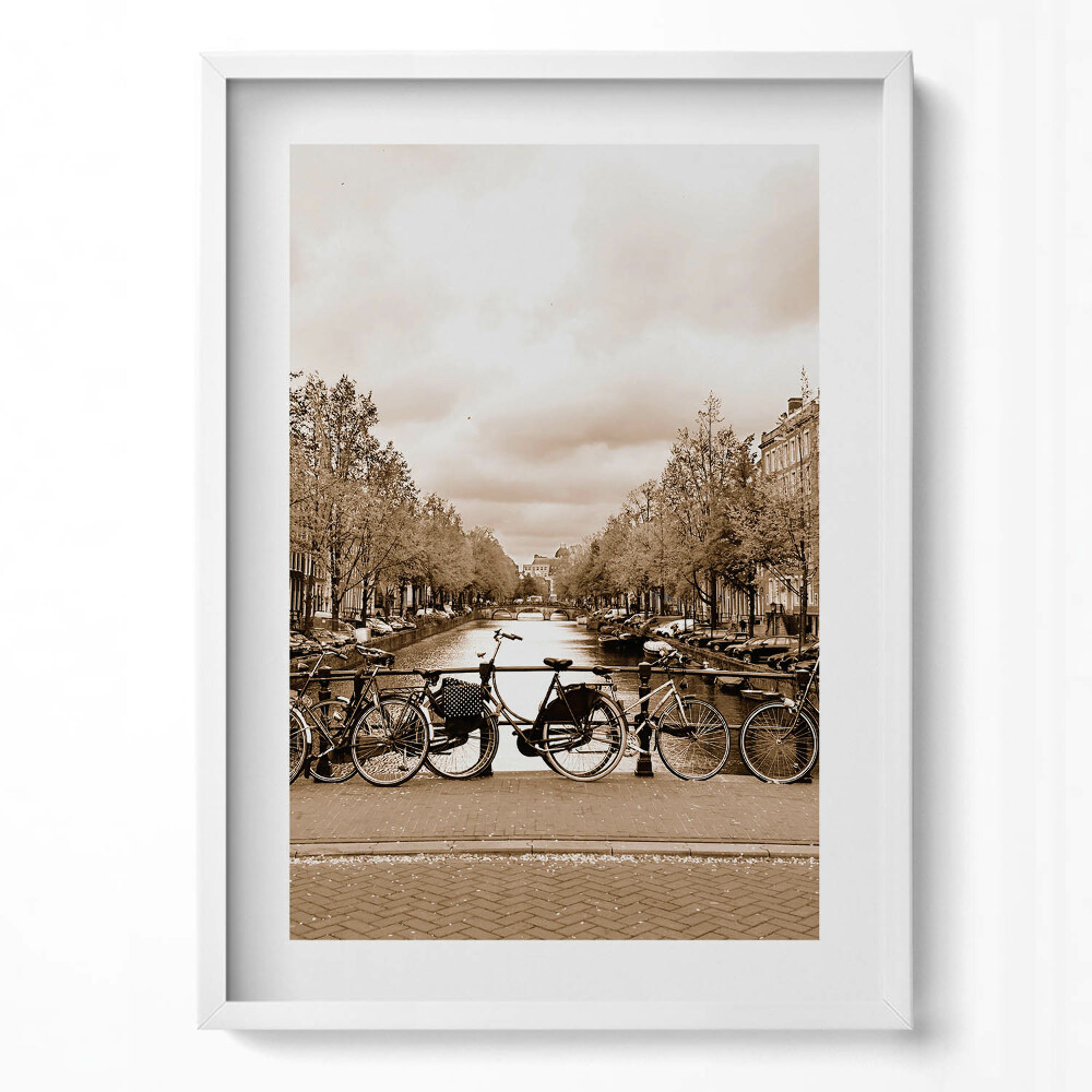 Függőleges kép keretben Biciklik a csatorna mellett