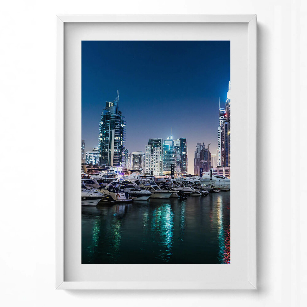 Függőleges kép keretben Modern városkép kikötővel