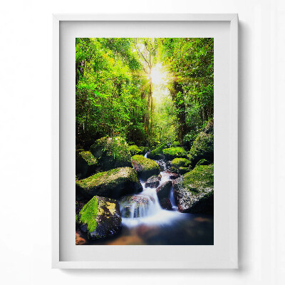 Függőleges kép keretben Zöld erdő patak és kövek