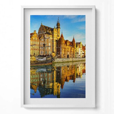 Függőleges kép keretben Városi táj vízparti épületek