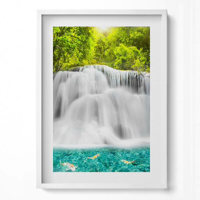 Függőleges kép keretben Zöldellő vízesés tükörsima víz