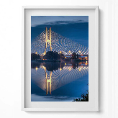 Függőleges kép keretben Híd éjszakai fényekben tükörkép