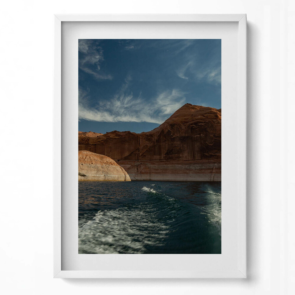 Függőleges kép keretben Vörös sziklák és víz