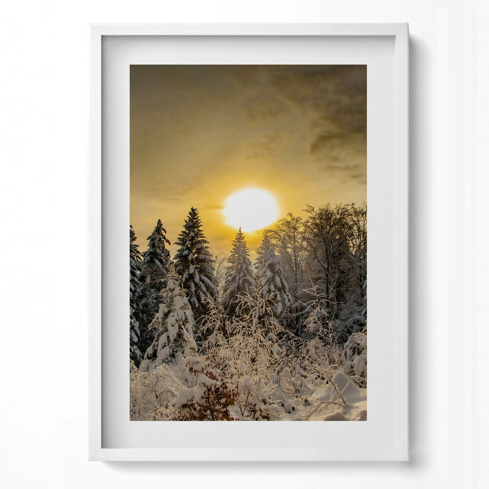 Függőleges kép keretben Téli táj napfelkeltével