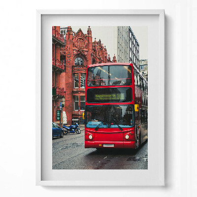 Függőleges kép keretben Piros emeletes busz városi tájban