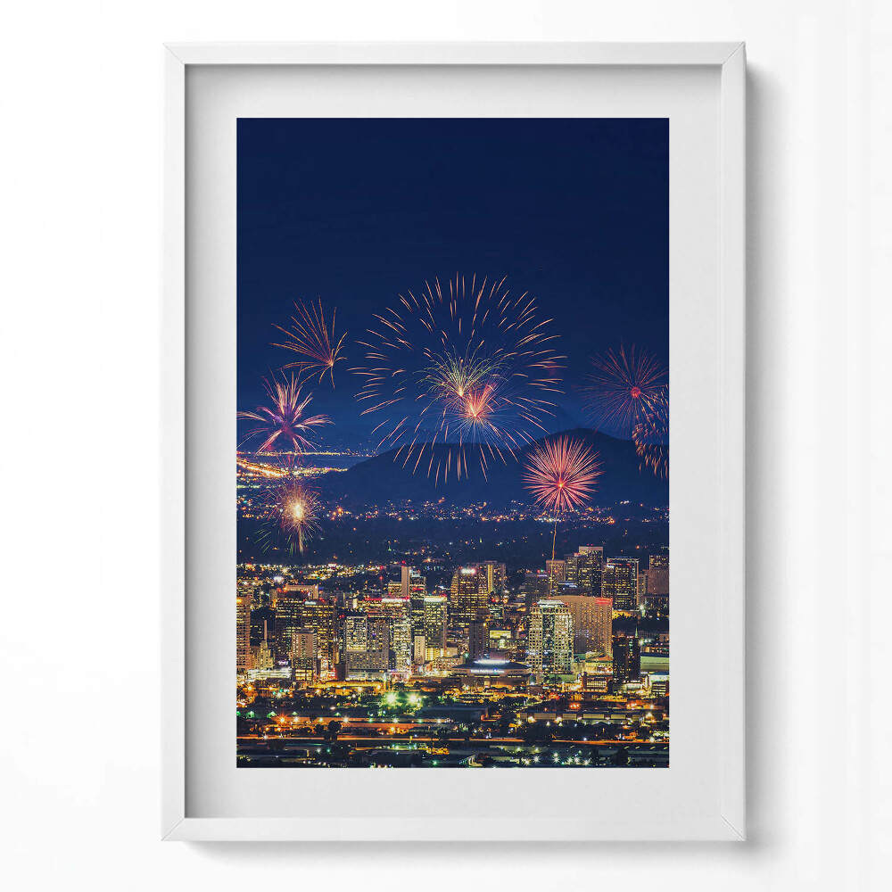 Függőleges kép keretben Tűzijáték városi háttérrel