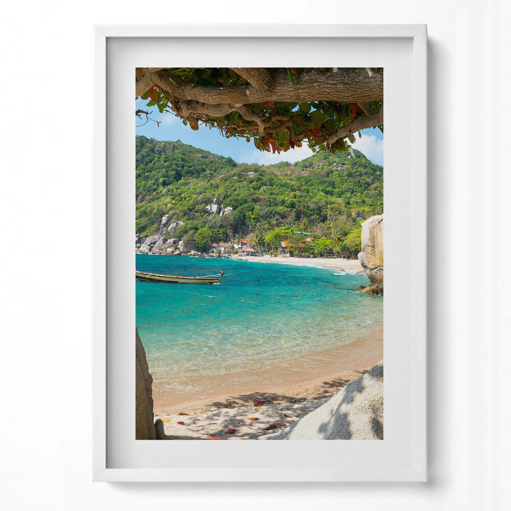 Függőleges kép keretben Tengerparti táj hegyekkel