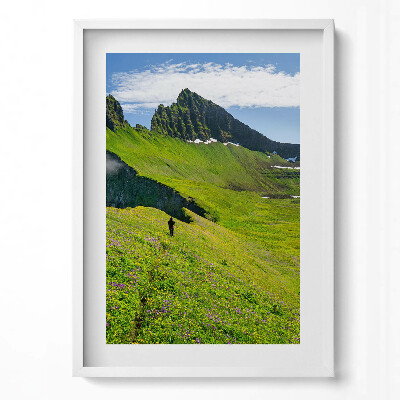 Függőleges kép keretben Zöld dombok hegyek felhők