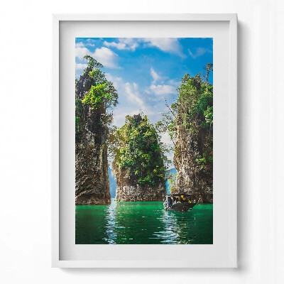 Függőleges kép keretben Tengerparti sziklaalakzatok csónak