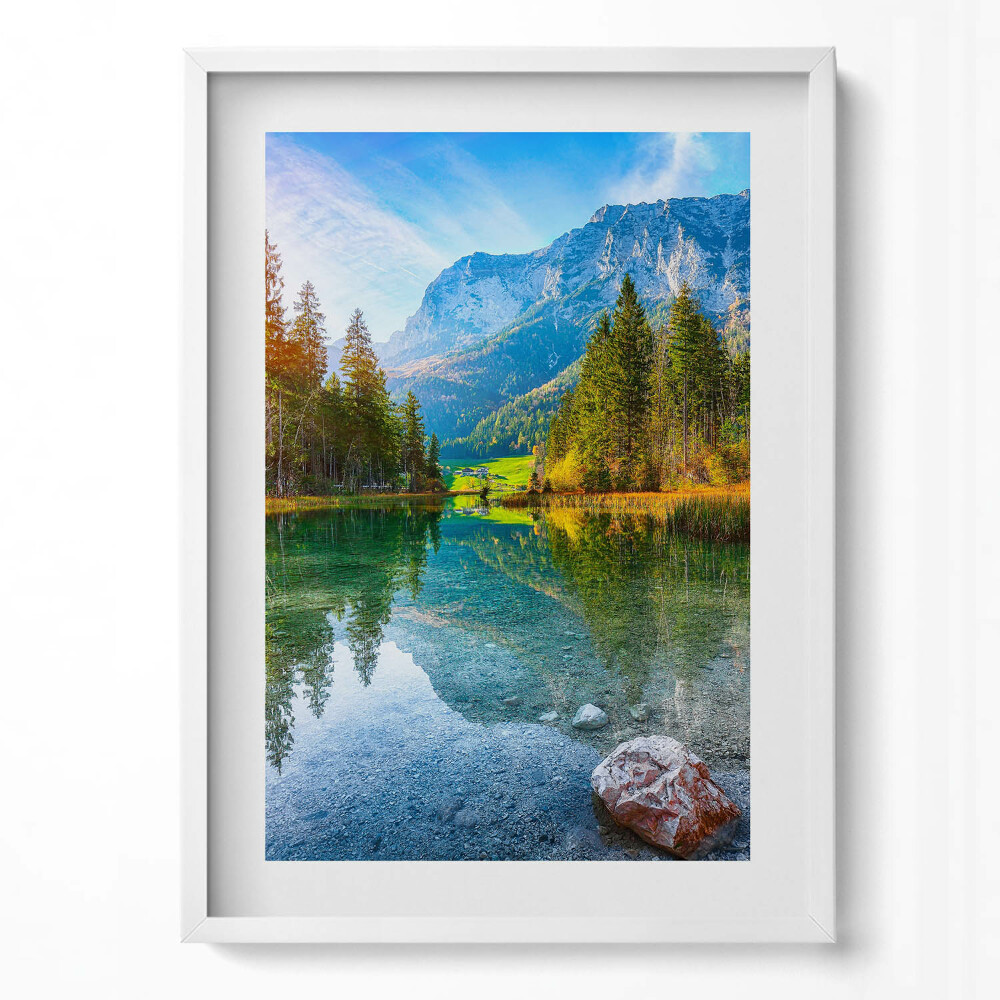 Függőleges kép keretben Tó hegyek fák tükröződés