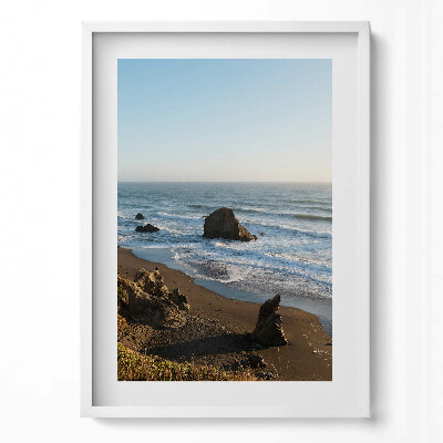 Függőleges kép keretben Tengerparti táj sziklákkal