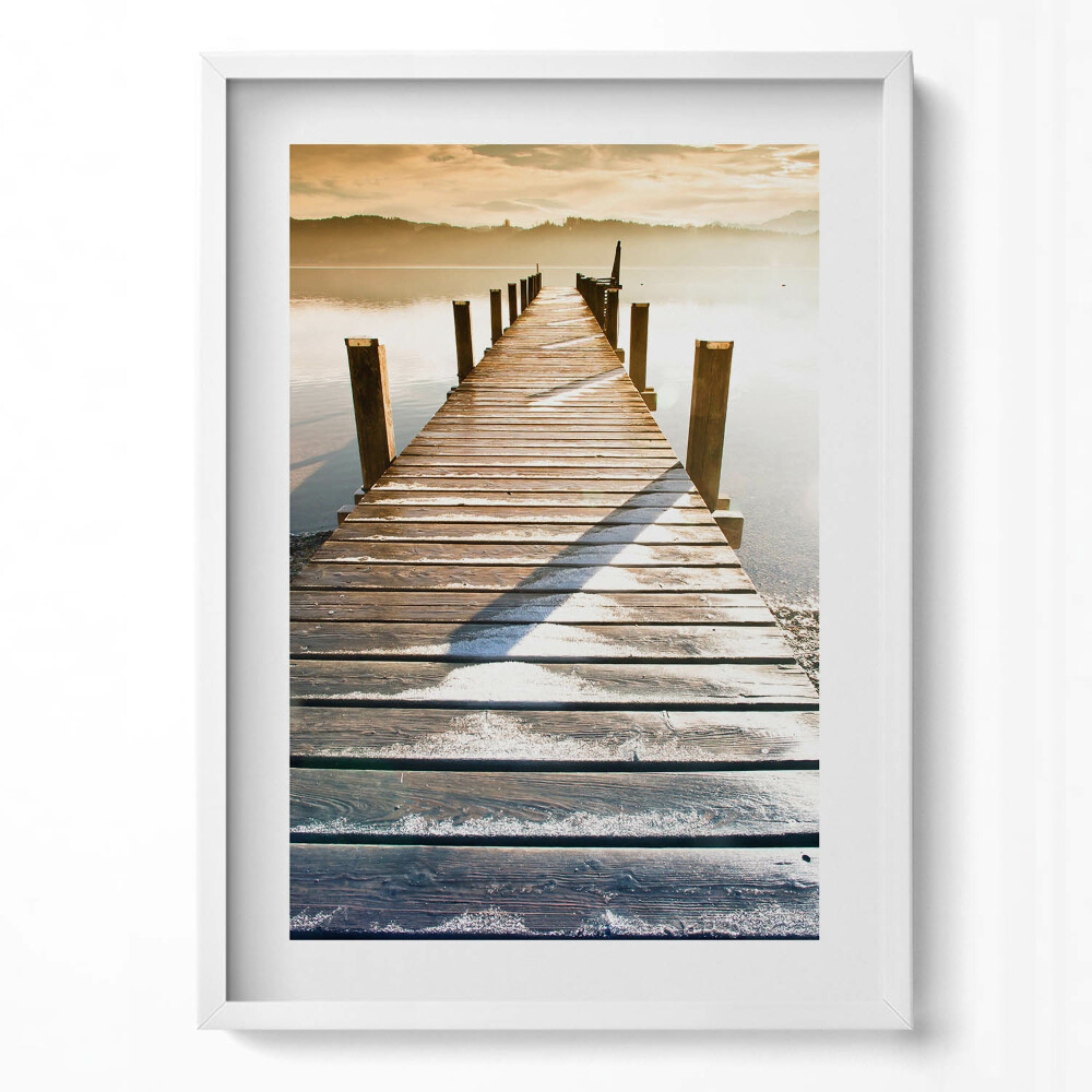 Függőleges kép keretben Híd a vízen napfelkeltével