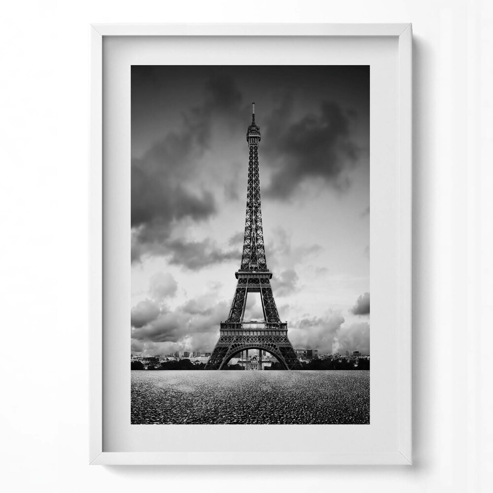 Függőleges kép keretben Eiffel-torony fekete-fehérben