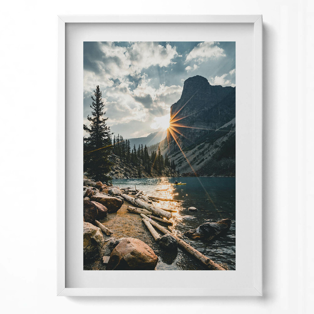 Függőleges kép keretben Hegyek tó napfény természet