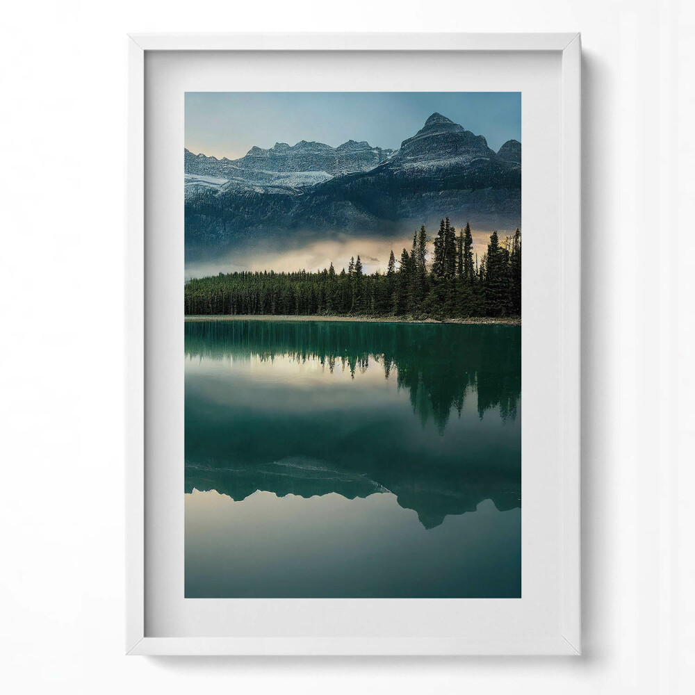 Függőleges kép keretben Hegyek és tükörsima tó