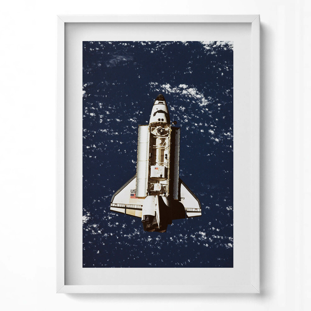 Függőleges kép keretben Űrsikló az űrben