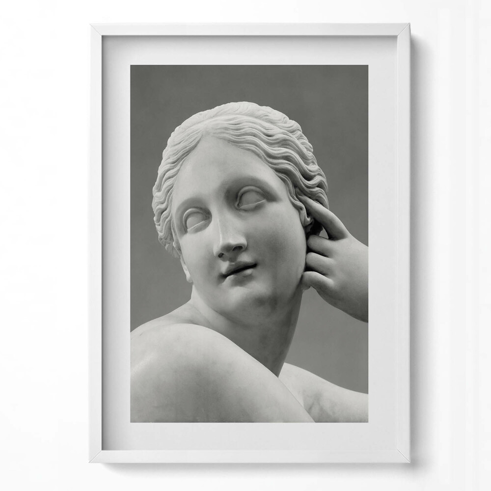 Függőleges kép keretben Büszke női alak szoborral