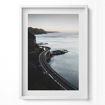 Függőleges kép keretben Tengerparti kanyarodó út