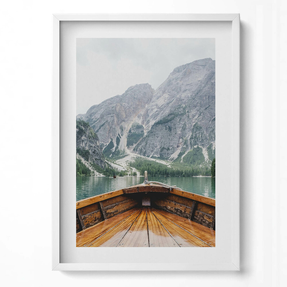 Függőleges kép keretben Hegyek és tó látképe