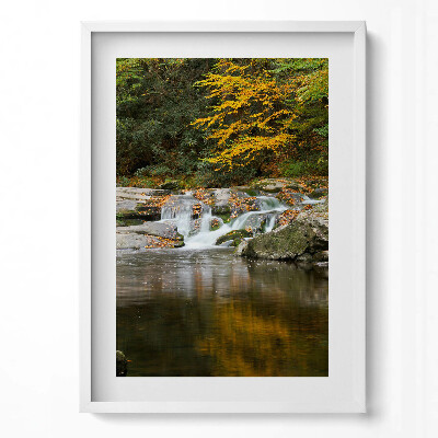 Függőleges kép keretben Őszi táj vízesés tükröződés