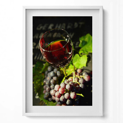 Függőleges kép keretben Bor és szőlő fürtök