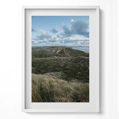 Függőleges kép keretben Tengerparti dűnék és felhős ég