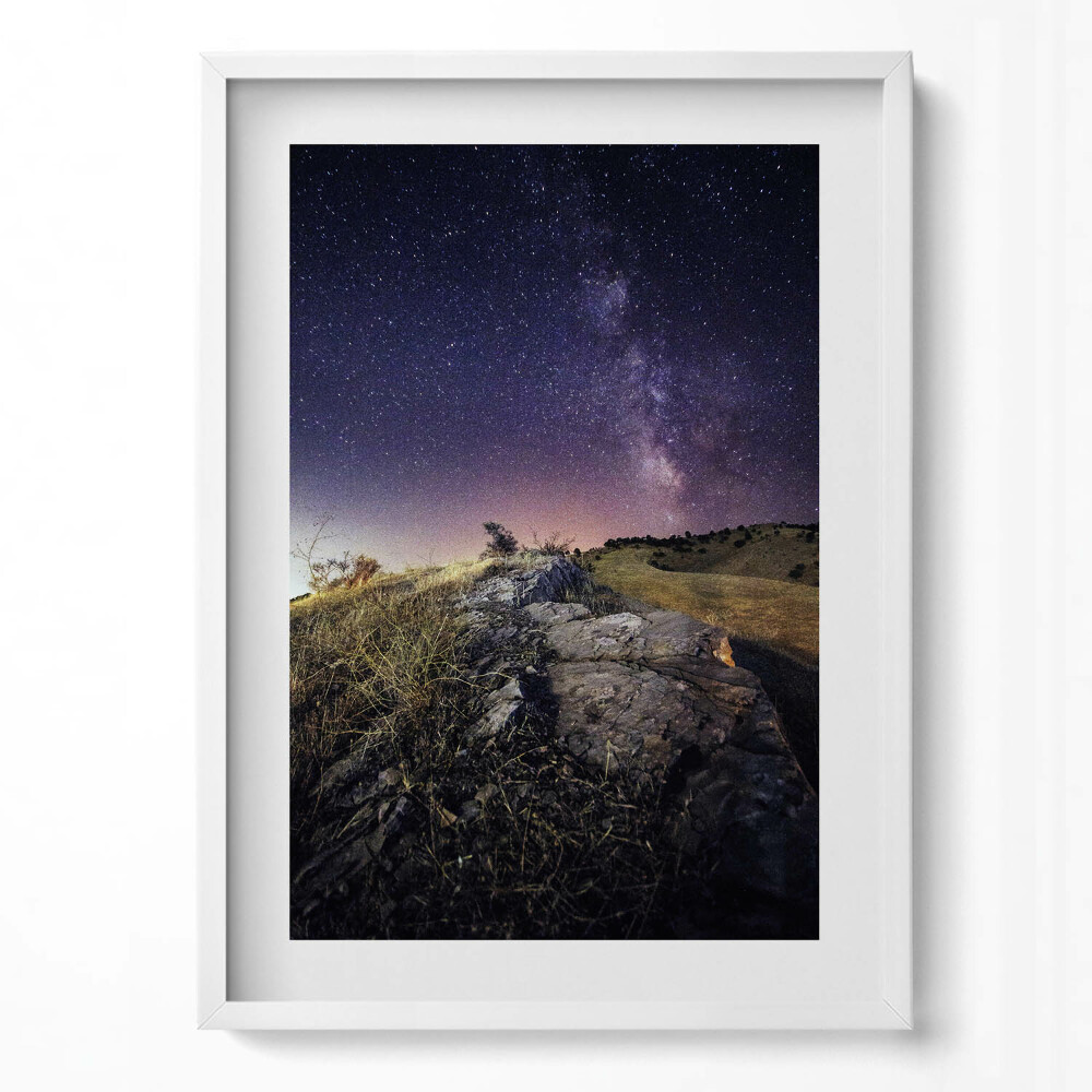 Függőleges kép keretben Csillagos égbolt és hegyvidék