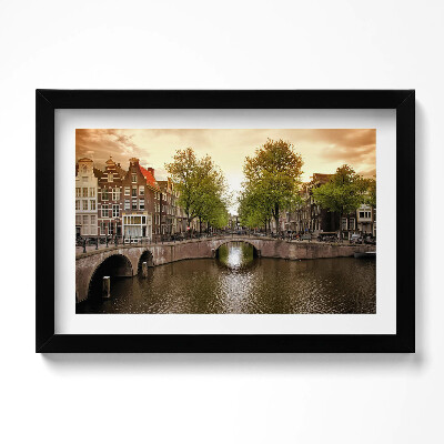 Keretezett kép Amszterdam csatornák a városon belül
