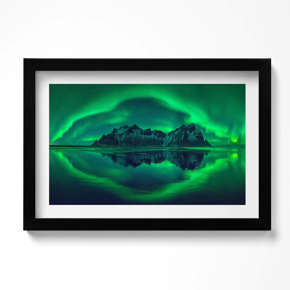 Keretezett kép Aurora borealis - tükörkép