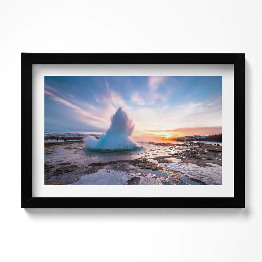 Kép keretben Gejzír egy szigeten Izland