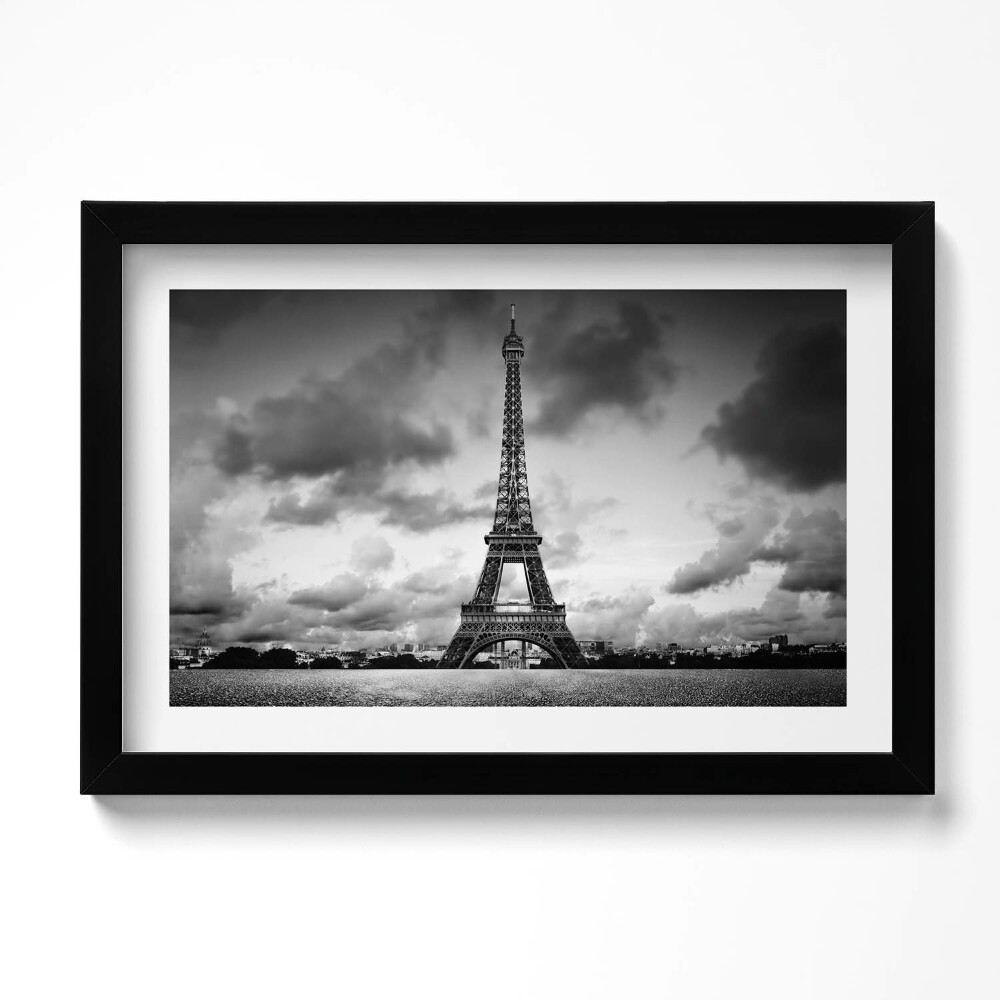 Kép keretben Fekete-fehér franciaországi táj az Eiffel-toronnyal