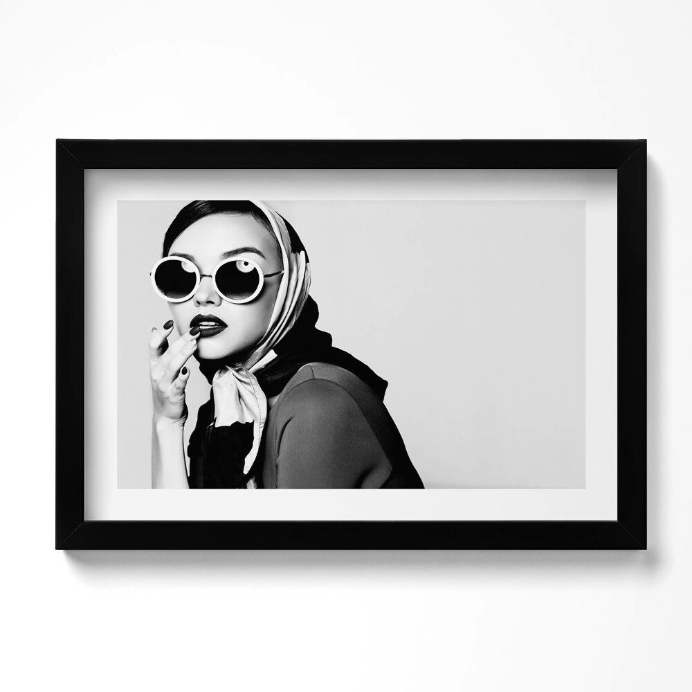 Kép keretben Fekete és fehér női portré glamour stílusban