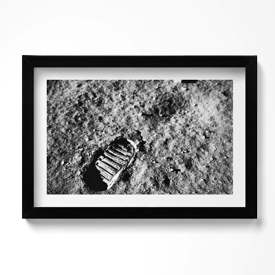 Kép keretben Első lépés a Holdon NASA fotó