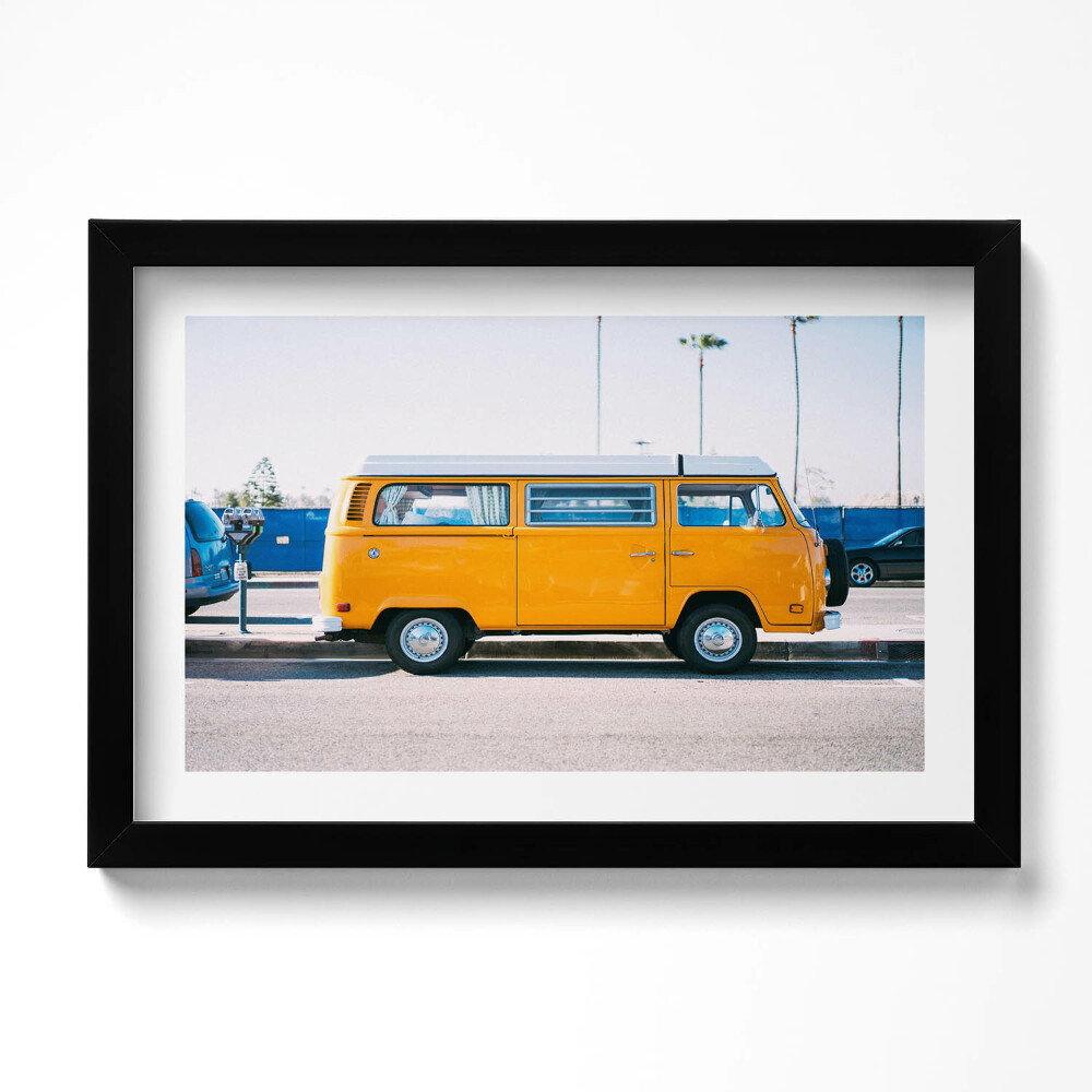 Kép keretben Sárga nyaralóautó