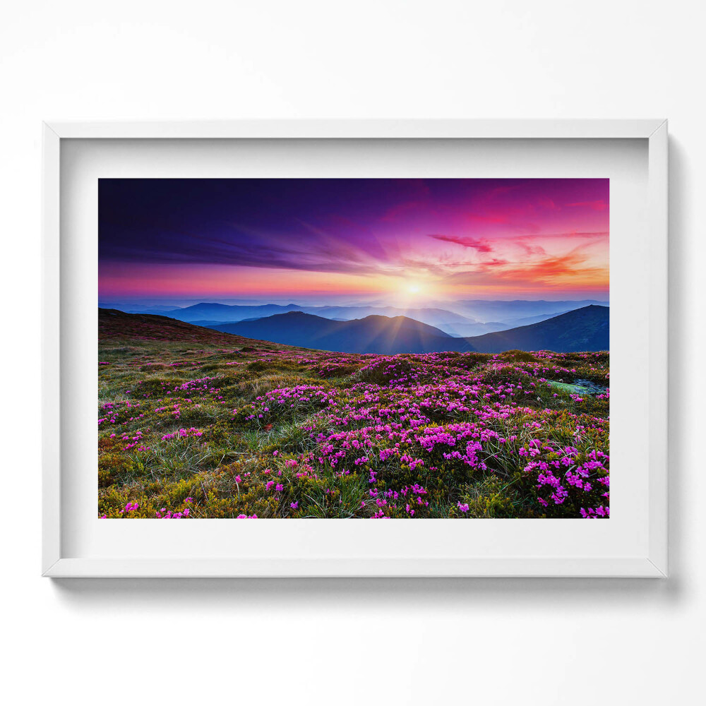 Kép keretben Virágos hegyvidék napfelkeltével