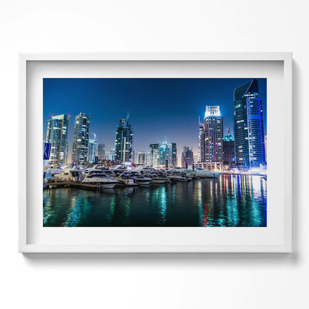 Kép keretben Modern városkép kikötővel