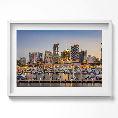 Kép keretben Városi kikötő naplementében