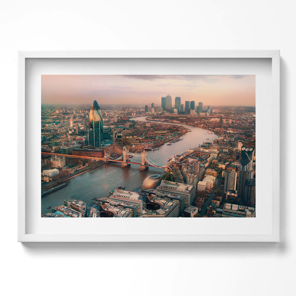 Kép keretben London híres hídja és városképe