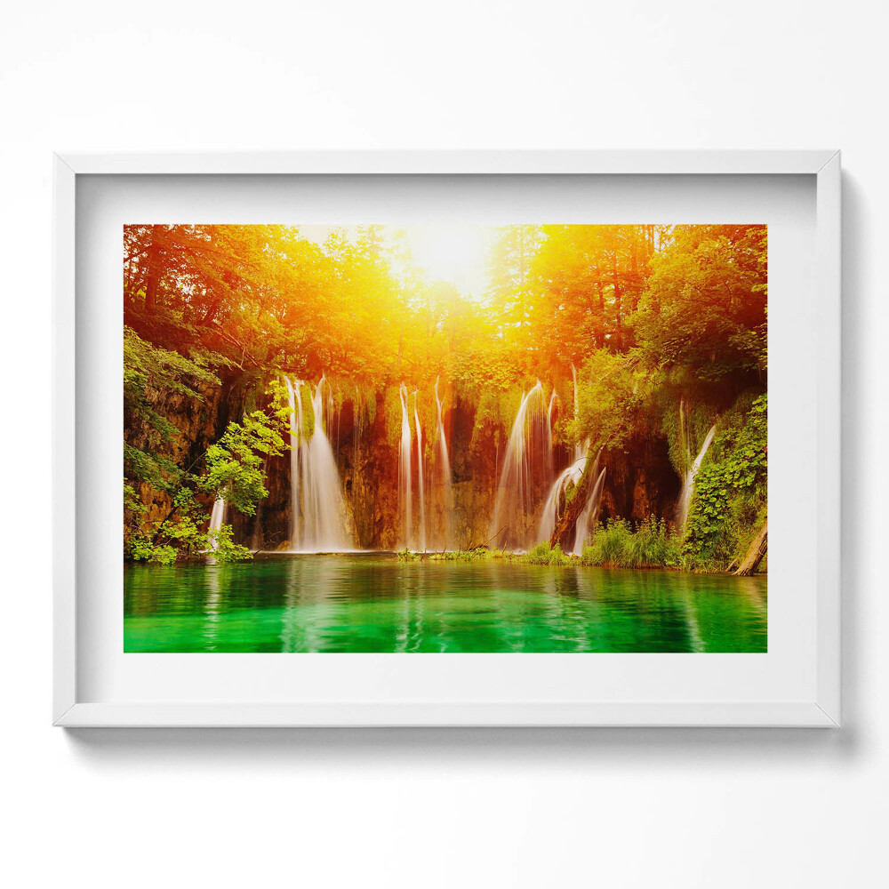 Kép keretben Vízesések és zöld tó