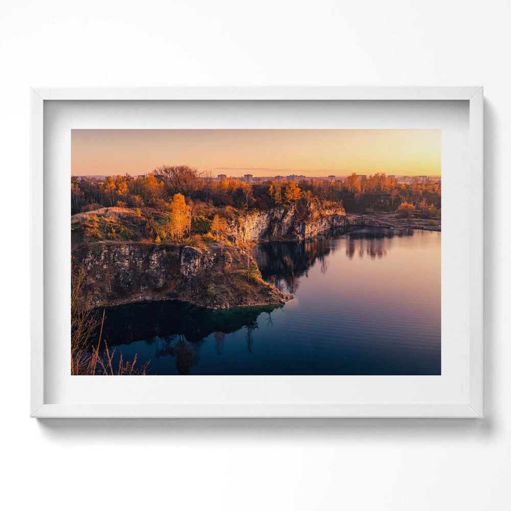 Kép keretben Tó és őszi táj