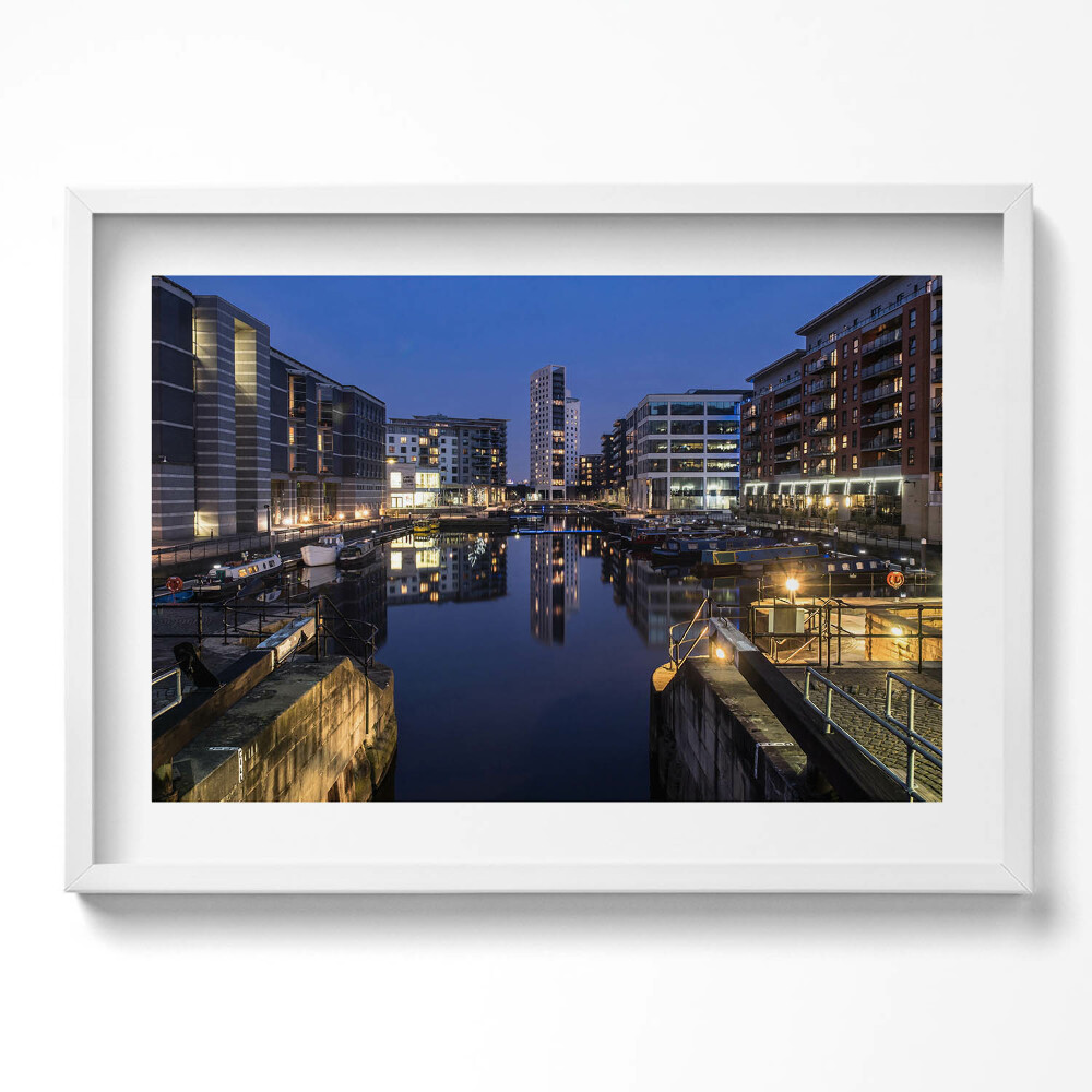 Kép keretben Városi táj víz tükröződése