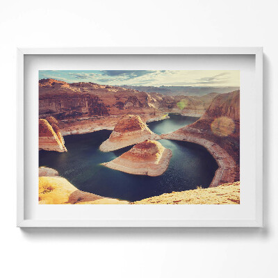 Kép keretben Sziklás táj vízparttal