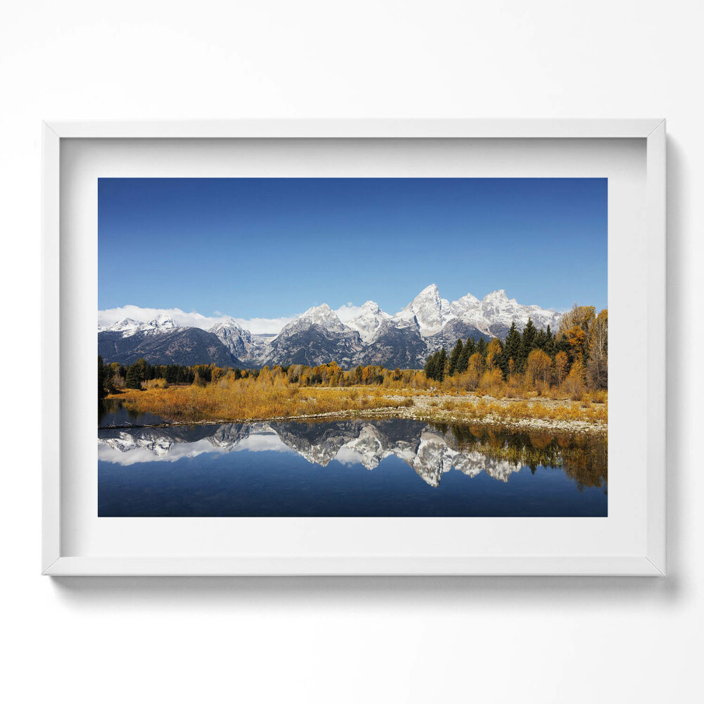 Kép keretben Hegyek és tükörképes tó