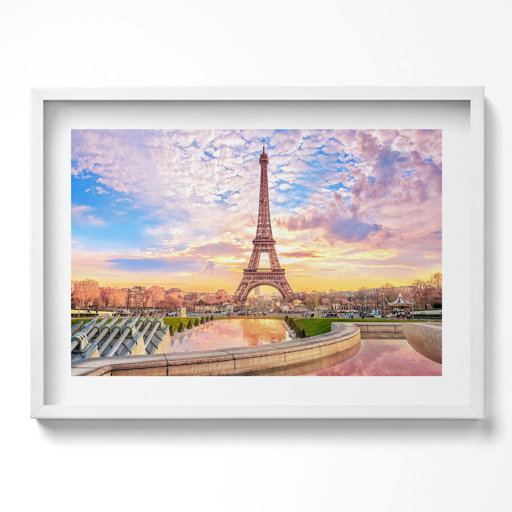 Kép keretben Eiffel-torony naplementében