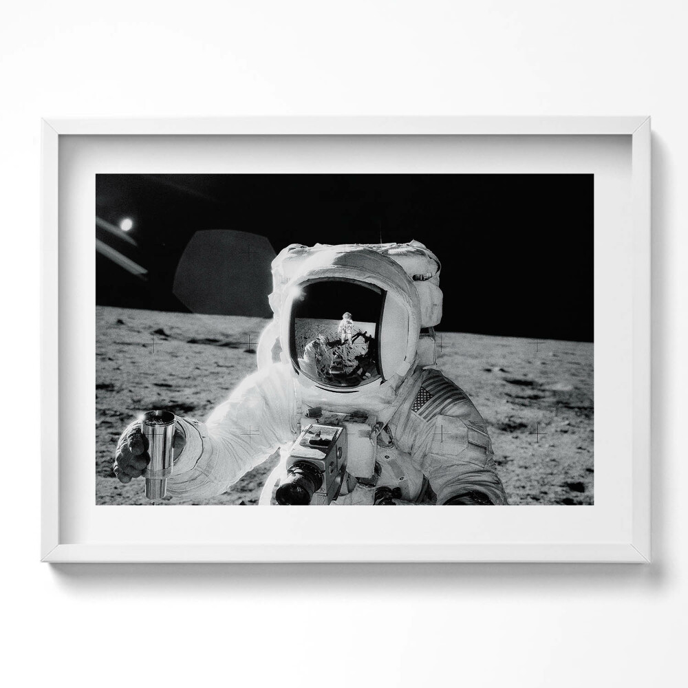 Kép keretben Űrhajós a Holdon