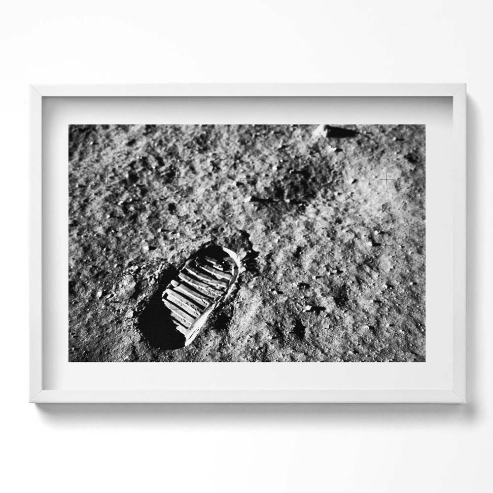 Kép keretben Holdra lépés nyoma