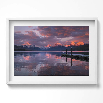 Kép keretben Tóparti hegyek naplementében