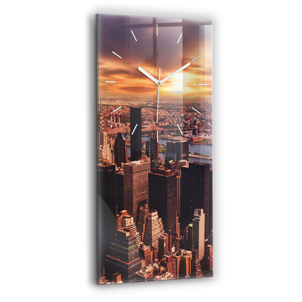 Négyszögletes üvegóra A város nyugati panorámája