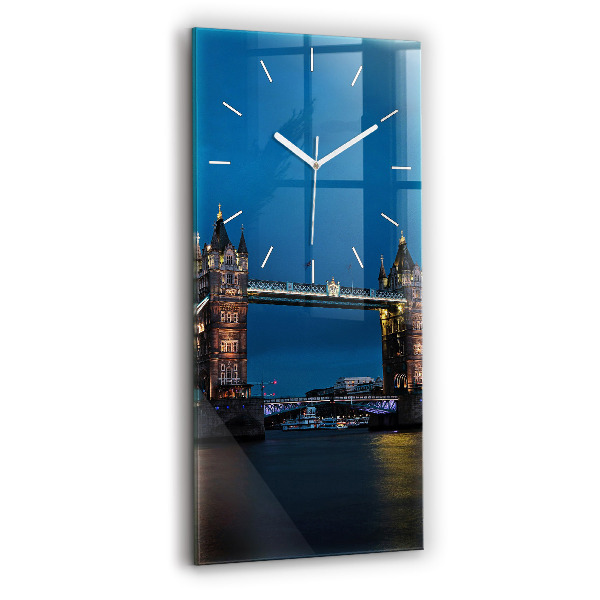 Téglalap alakú üvegóra Tower Bridge London éjjel
